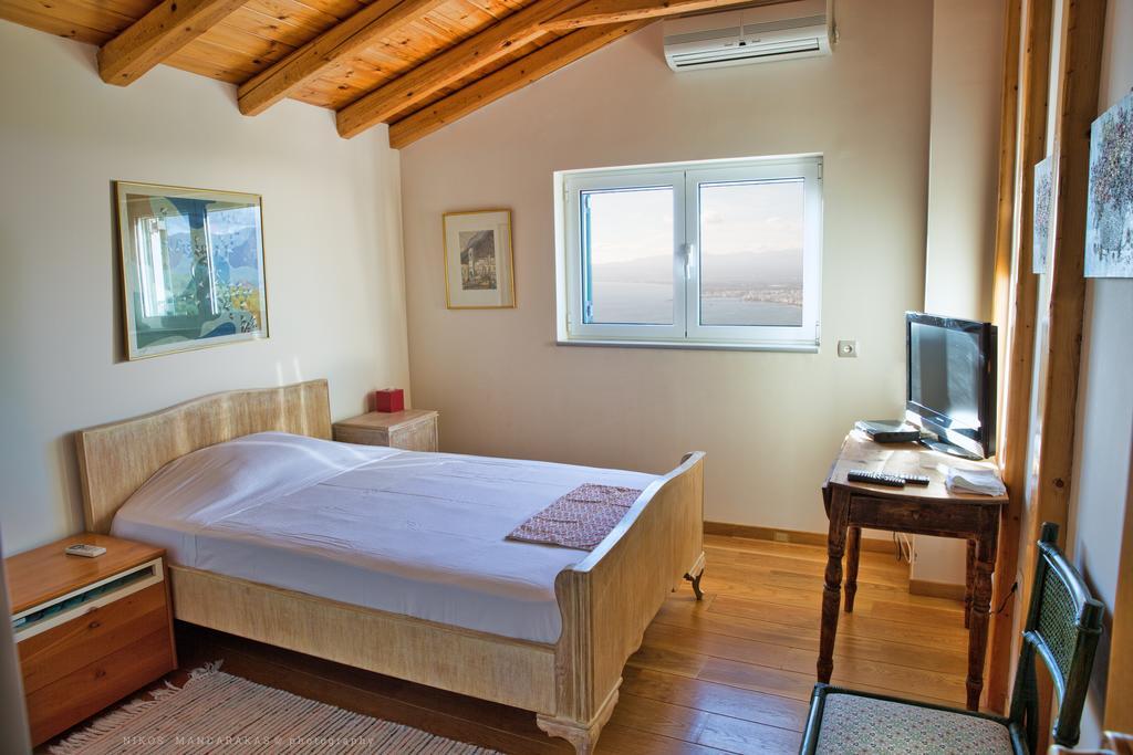 Villa Mos Calamata Exterior foto