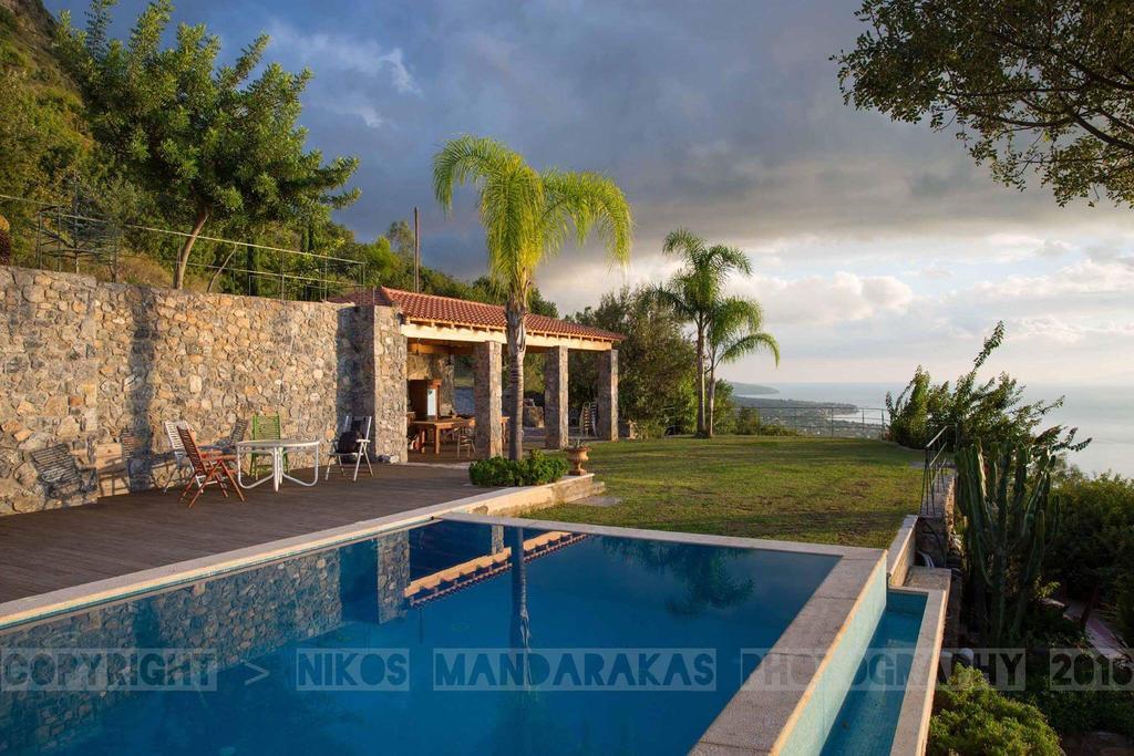 Villa Mos Calamata Exterior foto